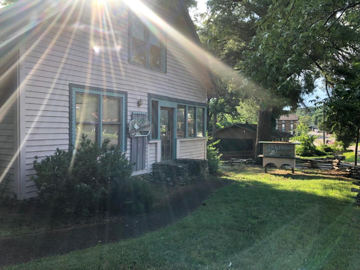 פיג'ן פורג' Smokies Bed And Breakfast - Evergreen Cottage Inn מראה חיצוני תמונה