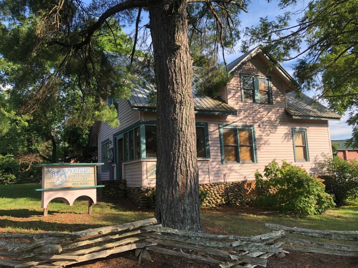 פיג'ן פורג' Smokies Bed And Breakfast - Evergreen Cottage Inn מראה חיצוני תמונה